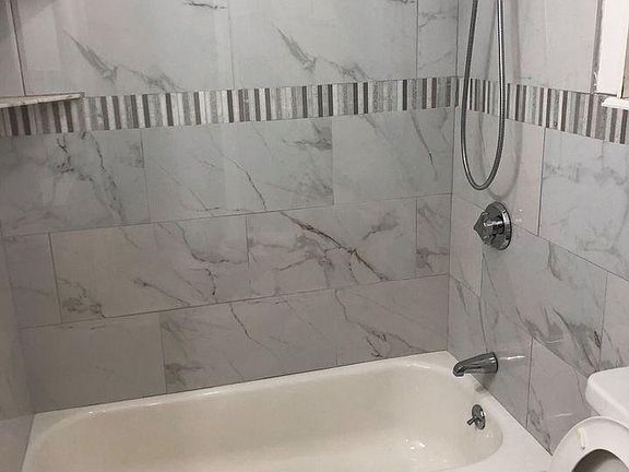 2nd image of 32 Essex St Floor 1