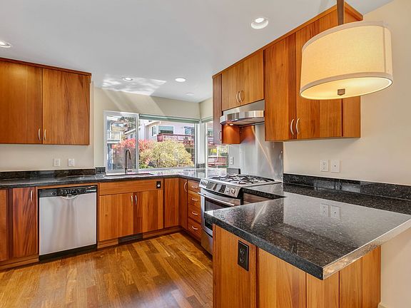 2nd image of 1818A 11th Ave W