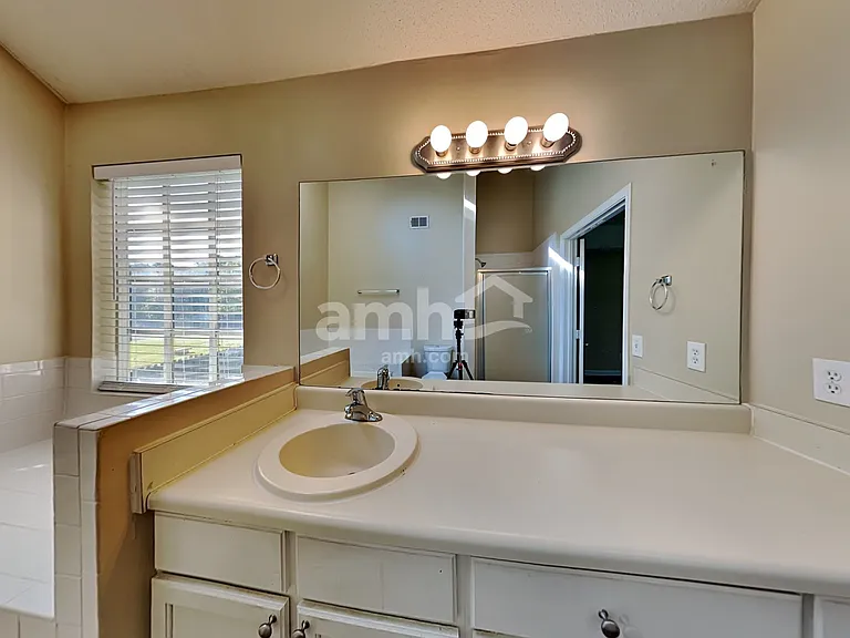 131 The Esplanade Way SW — Photo 12