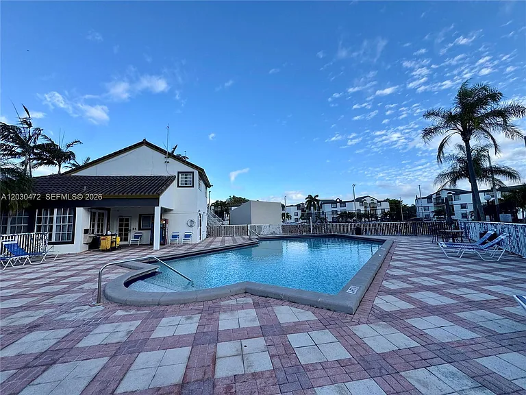 9711 Fontainebleau Blvd #D203 — Photo 30