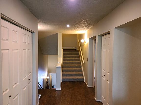 3rd image of 264 Stone Creek Dr