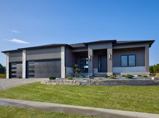 12025 Meadow Springs Dr, Johnston, IA 50131
