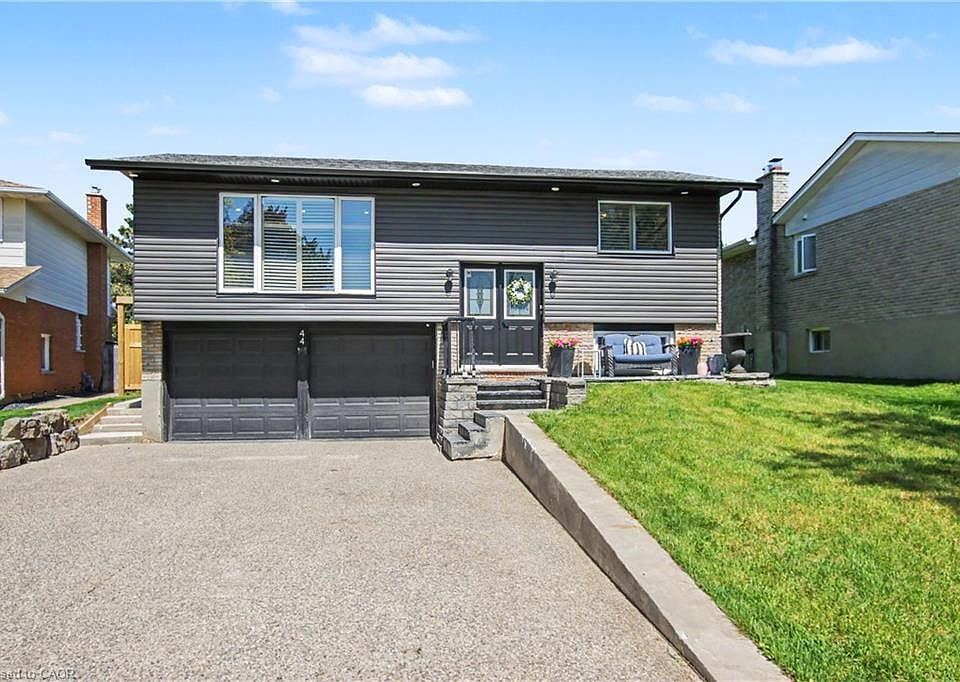 1st image of 44 Oakhurst Cres