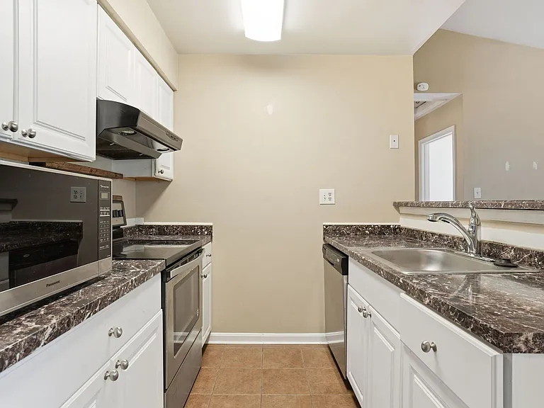 8633 Beekman Pl #33D — Photo 12