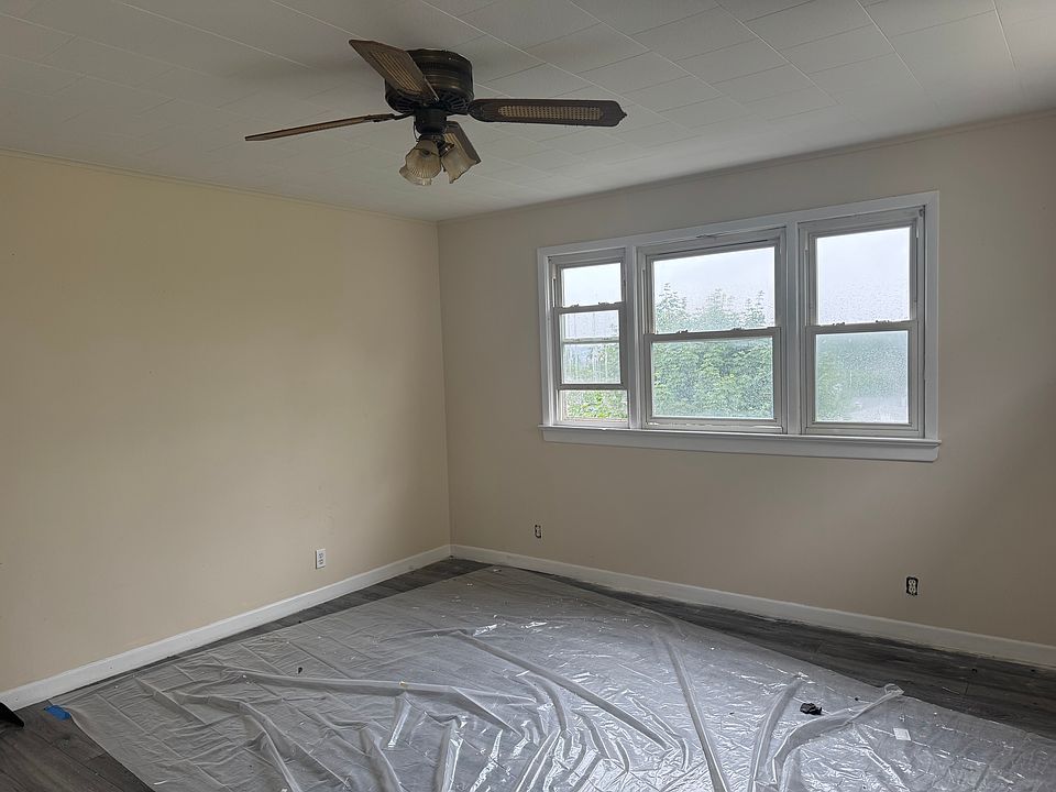 Master Bedroom with view of NYC