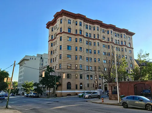 1304 Saint Paul St Photo 1