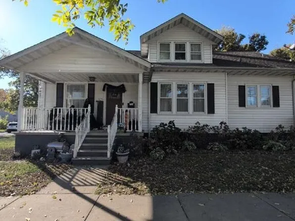 1222 Washington St, Highland, IL 62249