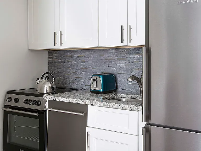 150 W 51st St #2102 — Photo 4