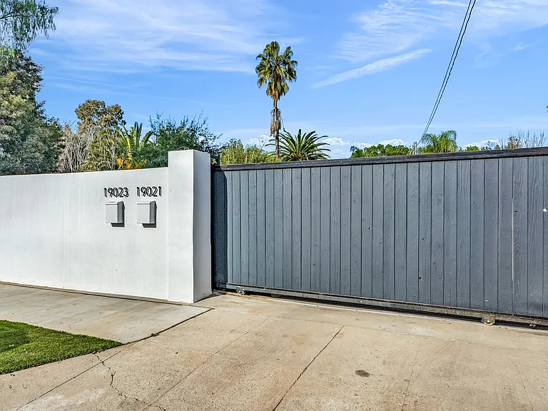 19021 Ingomar St — Photo 31