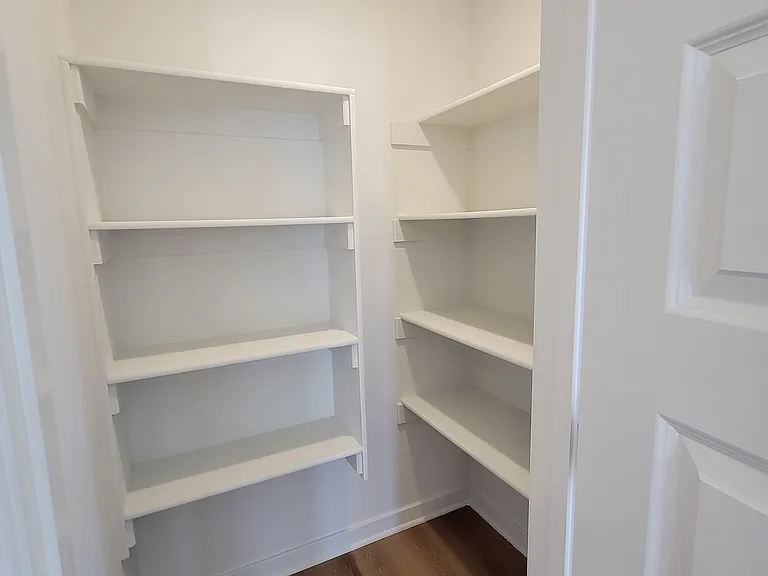 5796 W Holdcroft Dr — Photo 7