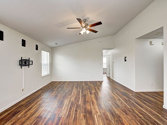 4th image of 5721 Prairie Meadow Dr