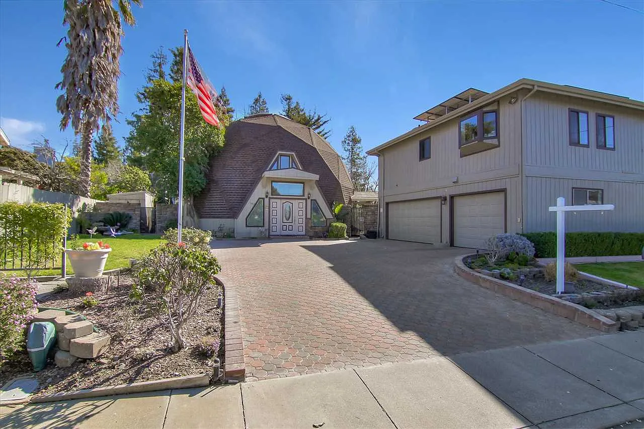 1568 Kent Way photo 1