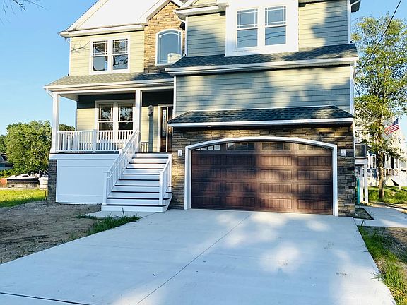2nd image of 84 Tennyson Ave