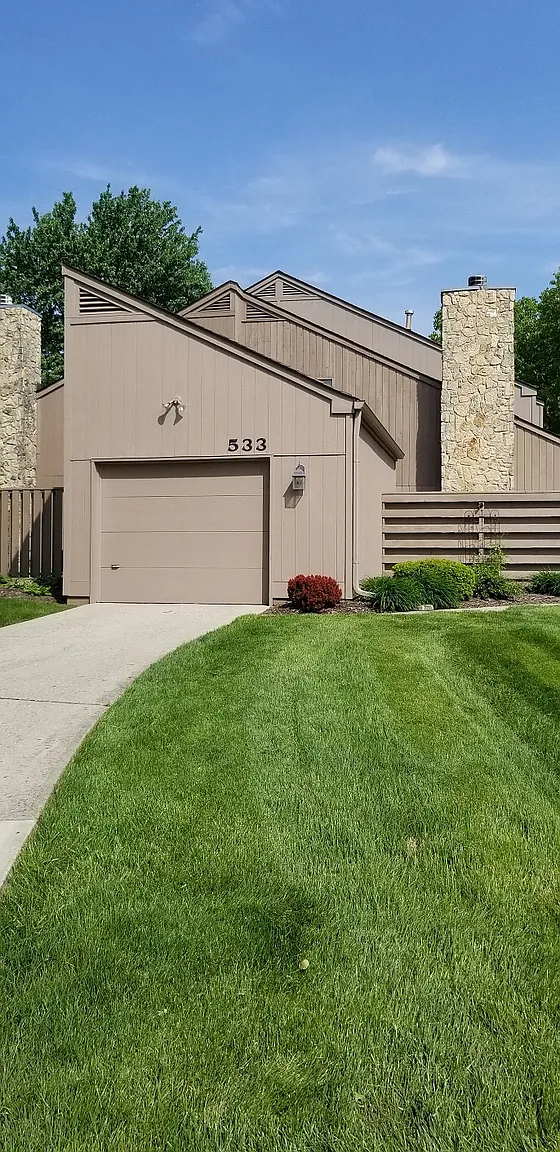 533 Conner Creek Dr photo 1