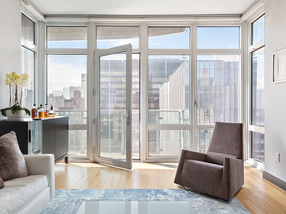 1st image of 555 W 59th St APT 21D