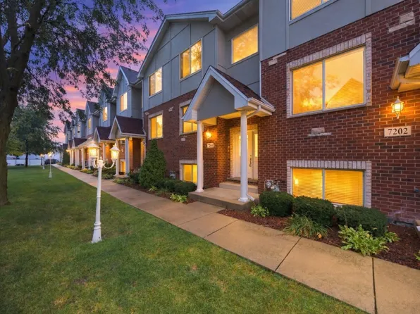 7204 W 83rd St, Hickory Hills, IL 60455