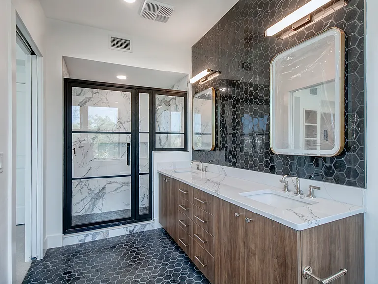 408 W University Ave #302 — Photo 15