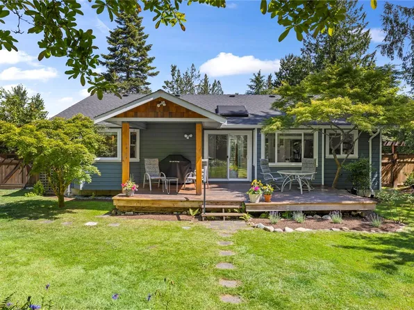 683 Gaetjen St, Parksville, BC V9P 1B3