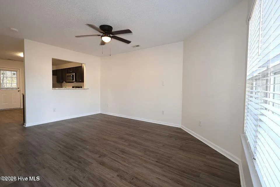 892 W Pueblo Dr — Photo 3