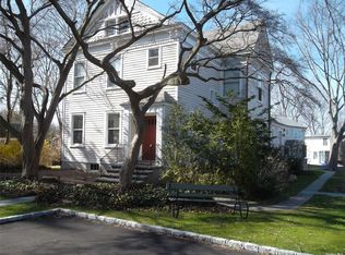 95 High St APT 3, Huntington, NY 11743
