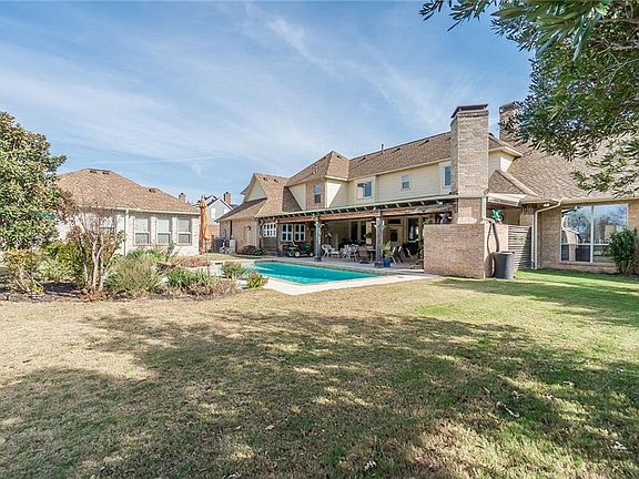 5th image of 181 Summer Hill Ln
