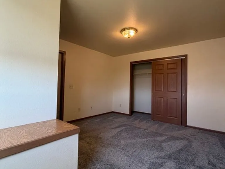 304 W Grant St — Photo 6