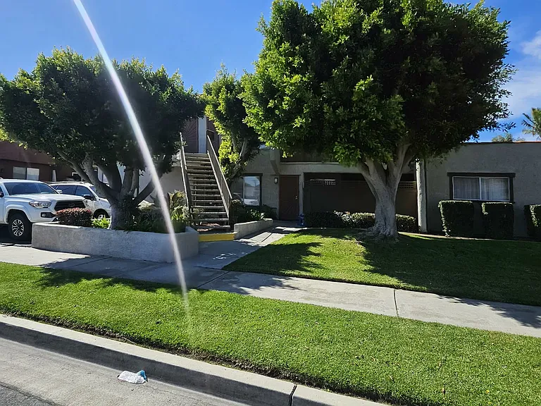 Beach Walk Apartments — Photo 43