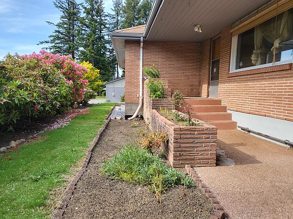 5th image of 12515 Bingham Ave E