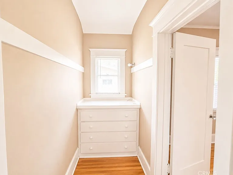 103 S Ardmore Ave — Photo 17