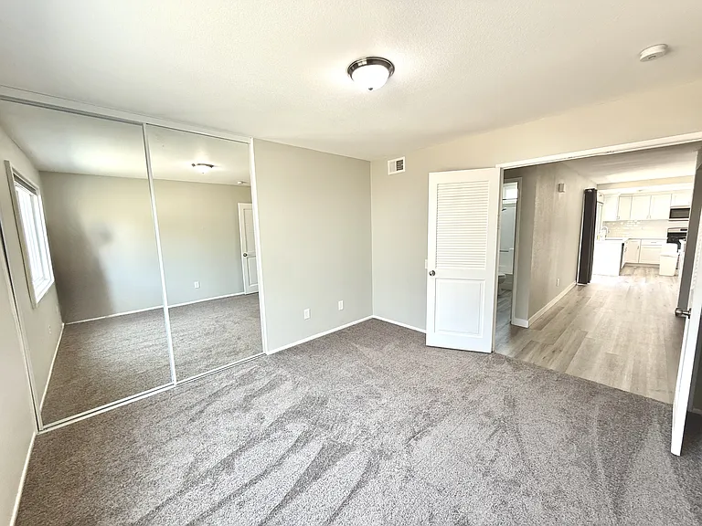 2382 Carlsbad Cir — Photo 10