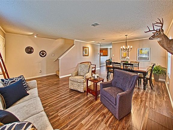 4th image of 4701 Waterford Dr