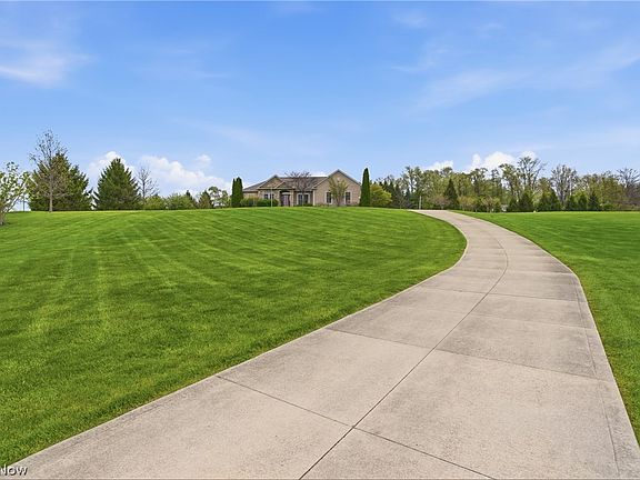 3rd image of 690 Lang Farm Dr