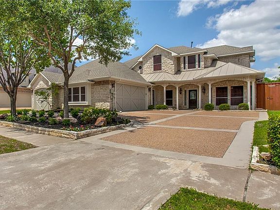 2nd image of 2921 Oak Point Dr