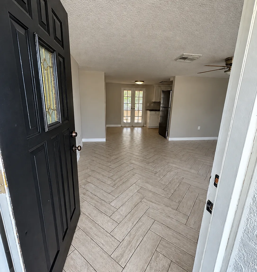 3 bed, 932 sqft, $1,600 — Photo 3