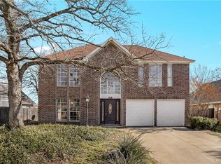 228 Arwine Dr, Hurst, TX 76053