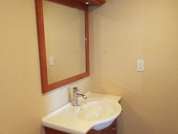 4th image of 2825 S Washington Ave Unit 371
