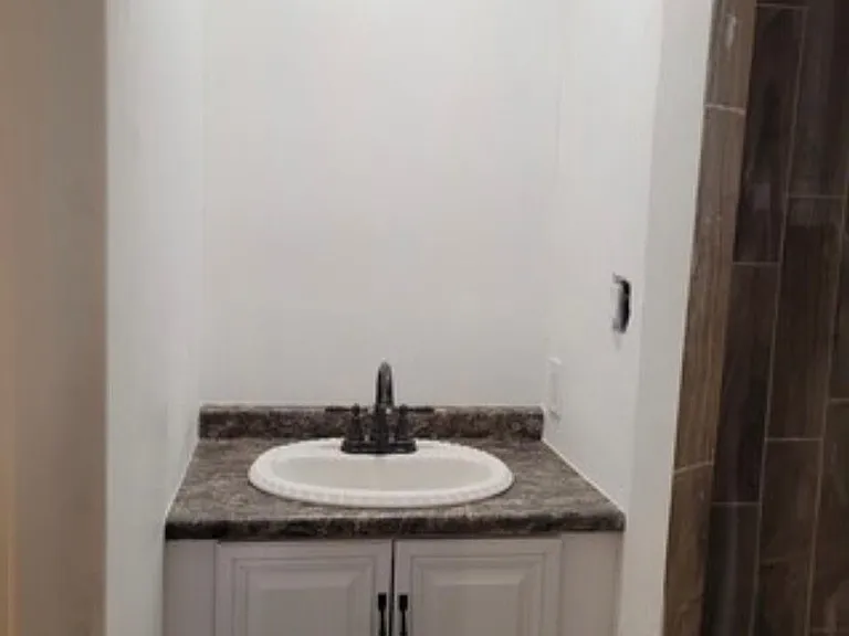 2109 E Sheridan St #2 — Photo 3