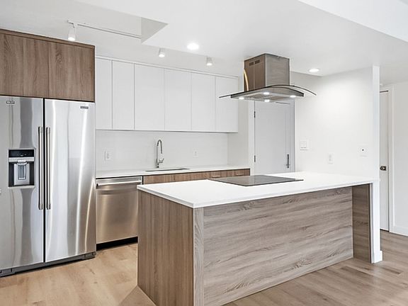 3rd image of 230 E Broadway St APT 506