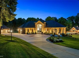 587 Messina Dr, Wadsworth, OH 44281