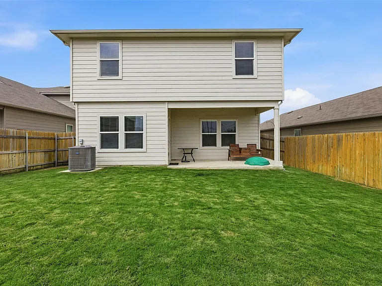 19017 Romano Dr — Photo 32