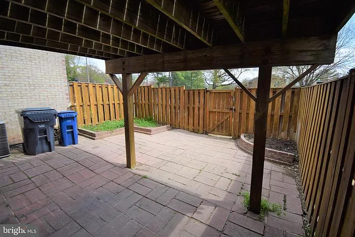 8243 Cedar Landing Ct — Photo 36