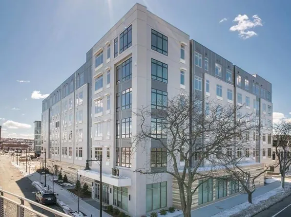 180 Telford St Unit 221, Brighton, MA 02135