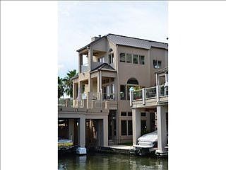 1st image of 2305 Westlake Dr #A