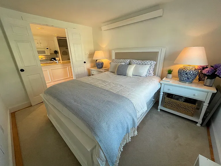47 Ocean Ave #4 — Photo 9