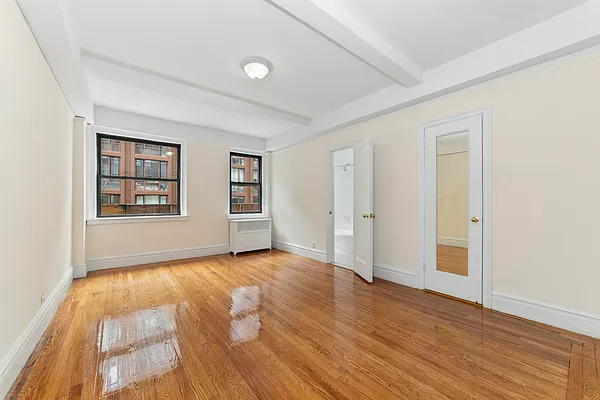 Rented by MNS | media 6