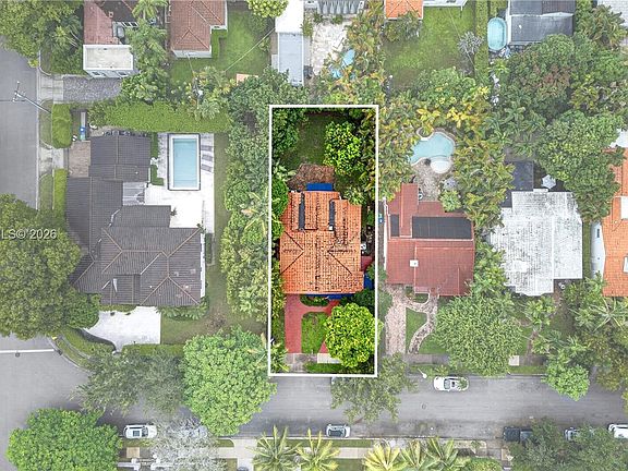 3rd image of 717 NE 73rd St