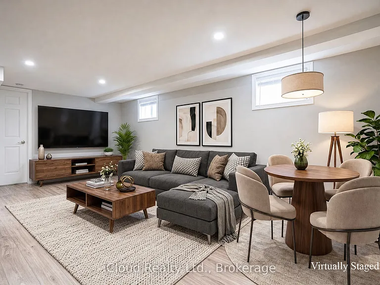 328 Wilson Rd S #LOWER — Photo 4