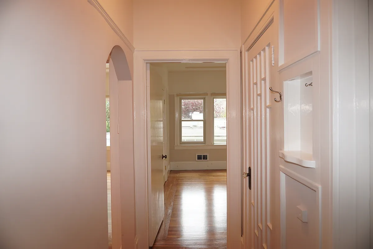 Building Photo - 69 Henry St #1