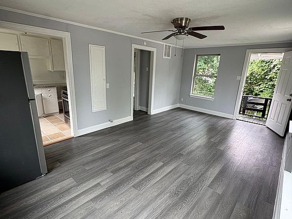 2nd image of 702 Rosedale St #3