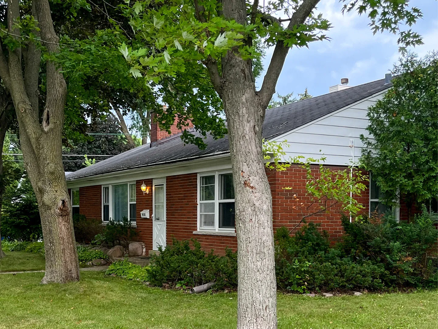 1934 Midland Ave photo 1
